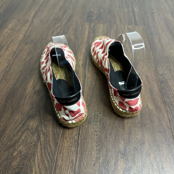 Saint Laurent Lip-Print Canvas Espadrilles - Picture 10 of 14